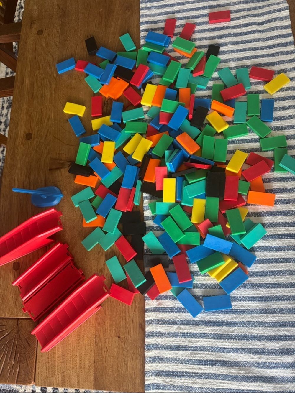 Dominos Set - Picture 1 of 5